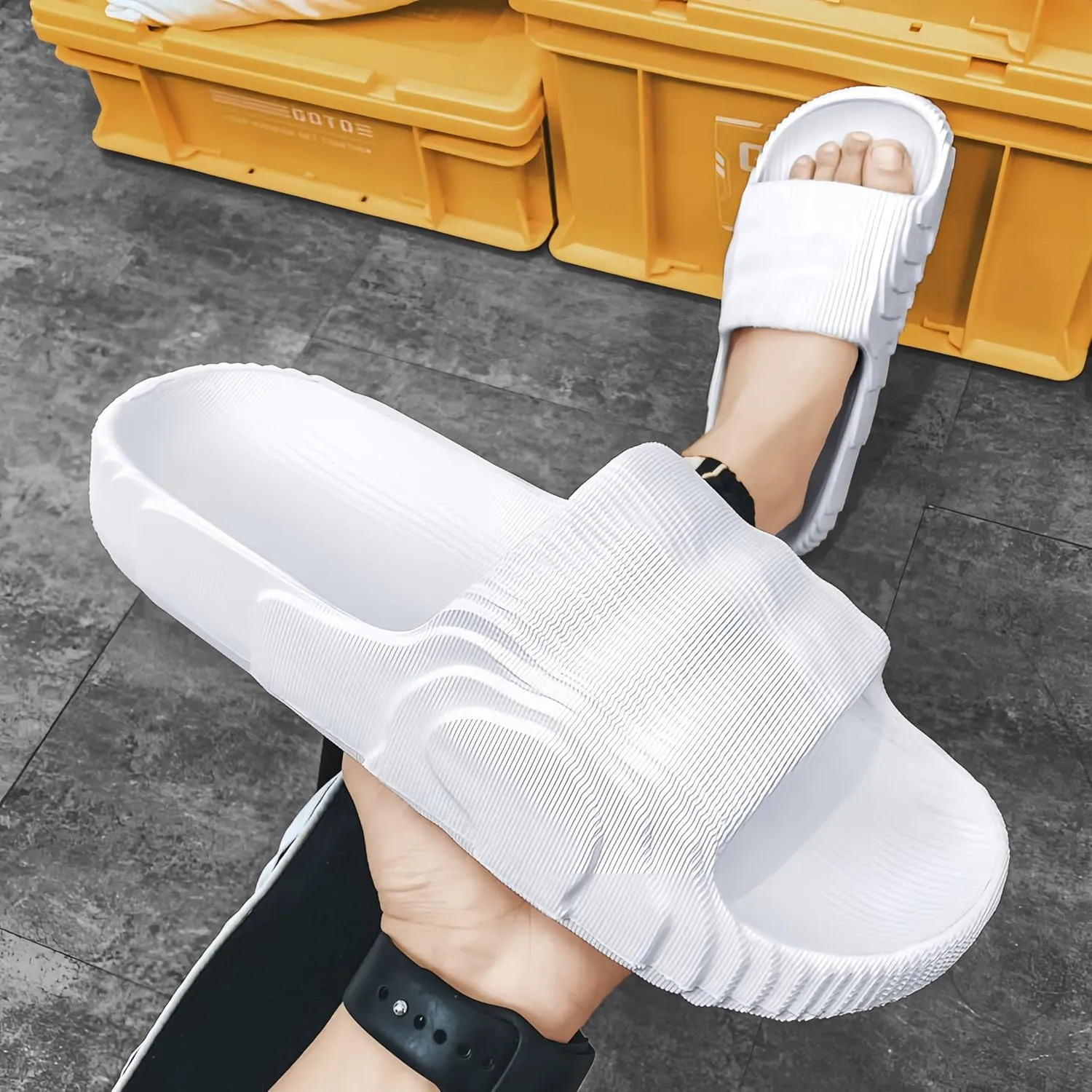 Cloud Slippers for Women and Men Thick Sole Non-Slip Slippers Shower Slippers Bathroom Sandals Pillow Slippers