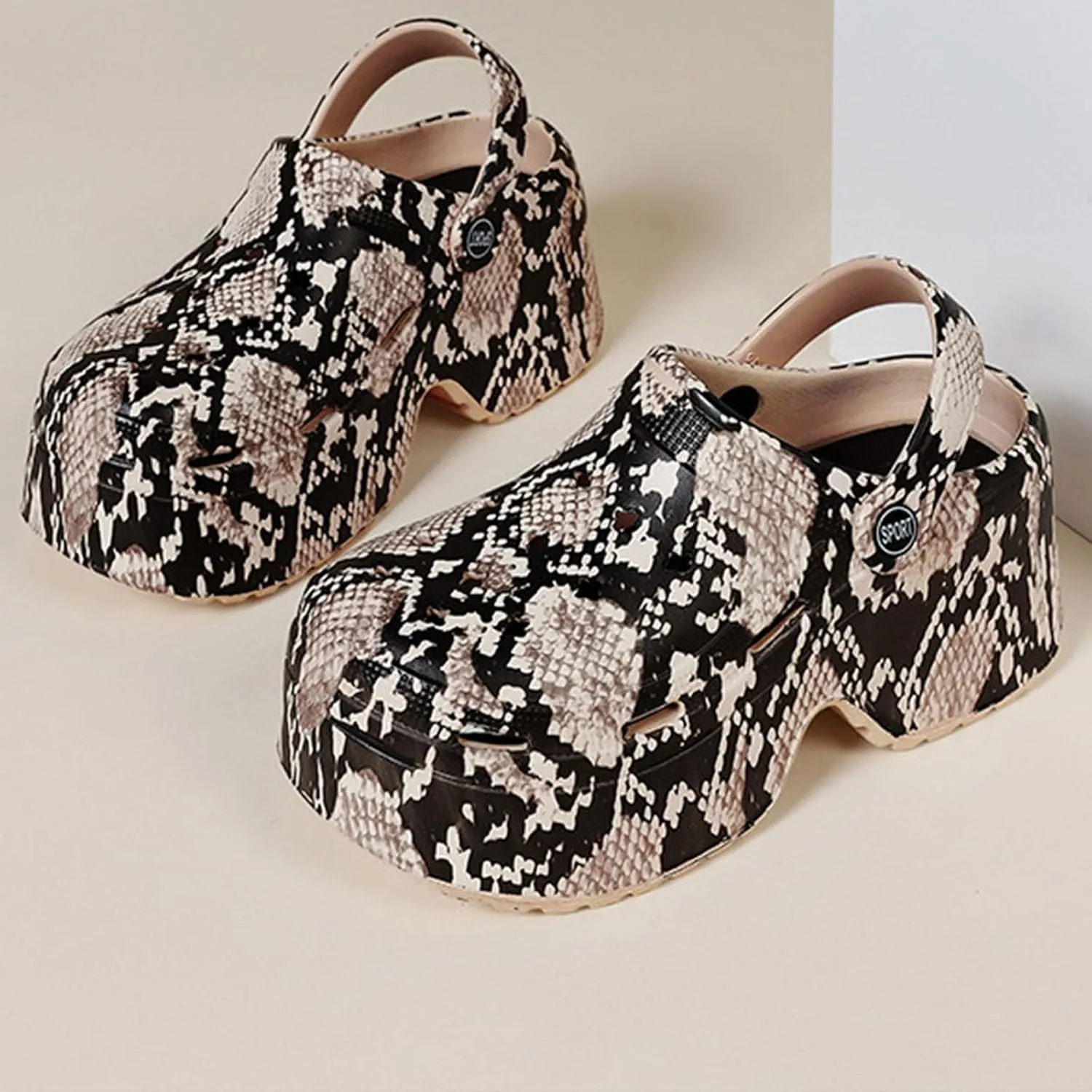 Fashion Women's Platform Clogs Anti Slip Slippers Beach Sandals Gardeners Clogs High Heeled Mule Slippers Gardening Shoes Sandals