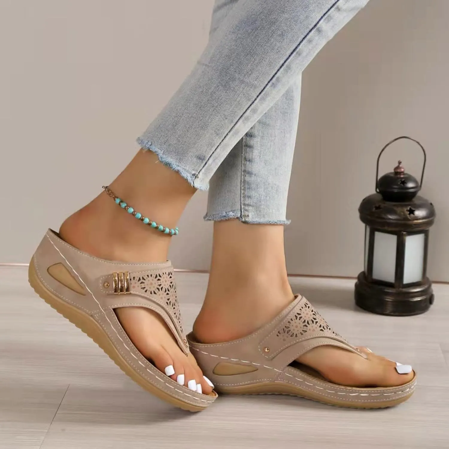Orthopedic Sandals for Women Arch Support Orthotic Flip Flops with Yoga Mat Cushion Plantar Fasciitis Relief Adjustable Thong Straps Vacation Footwear Summer Beach Shoes