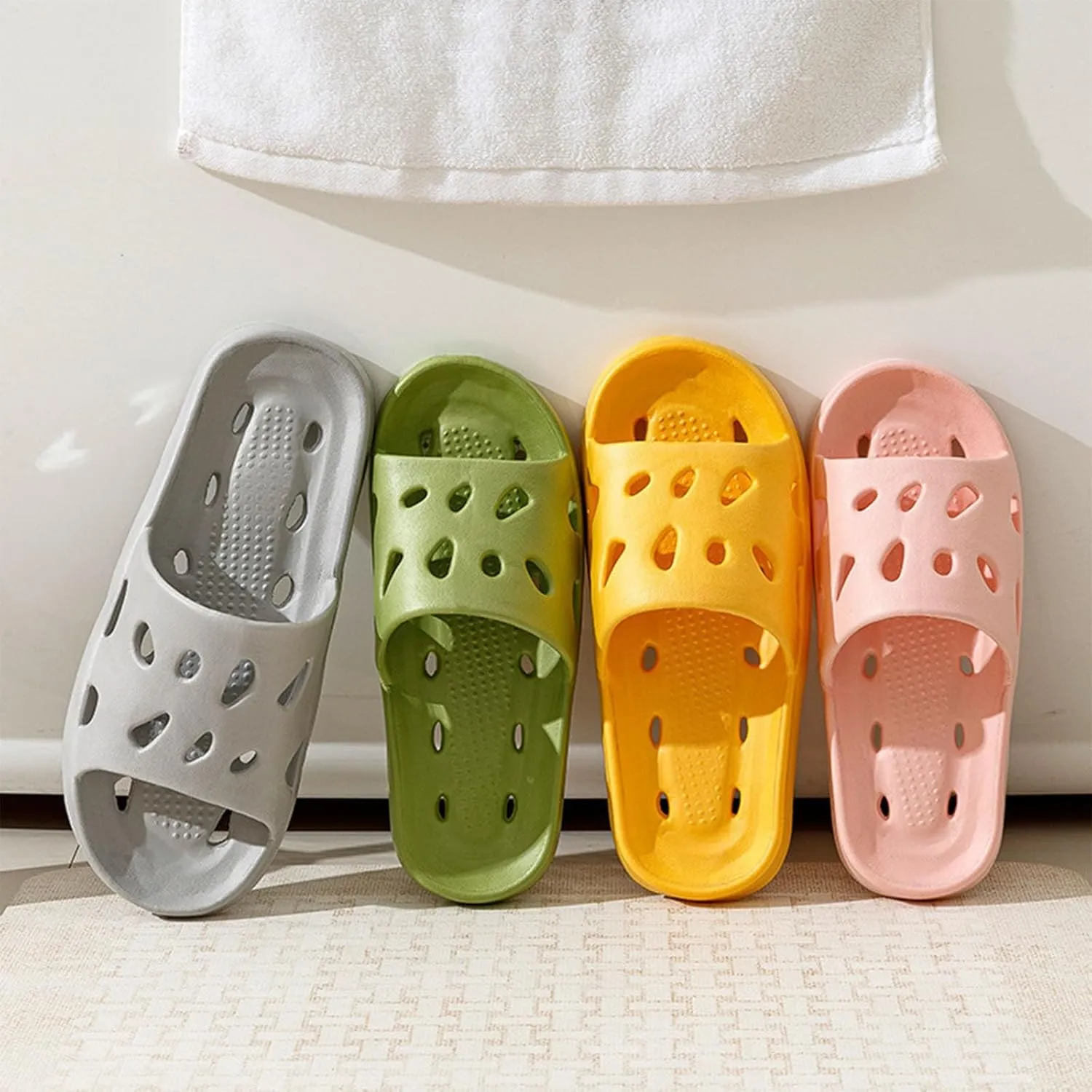 Shower Shoes Women and Men Cloud Slides Womens Showers Sandals Pillow Slippers Soft Sole Dry Quickly Shower Slides