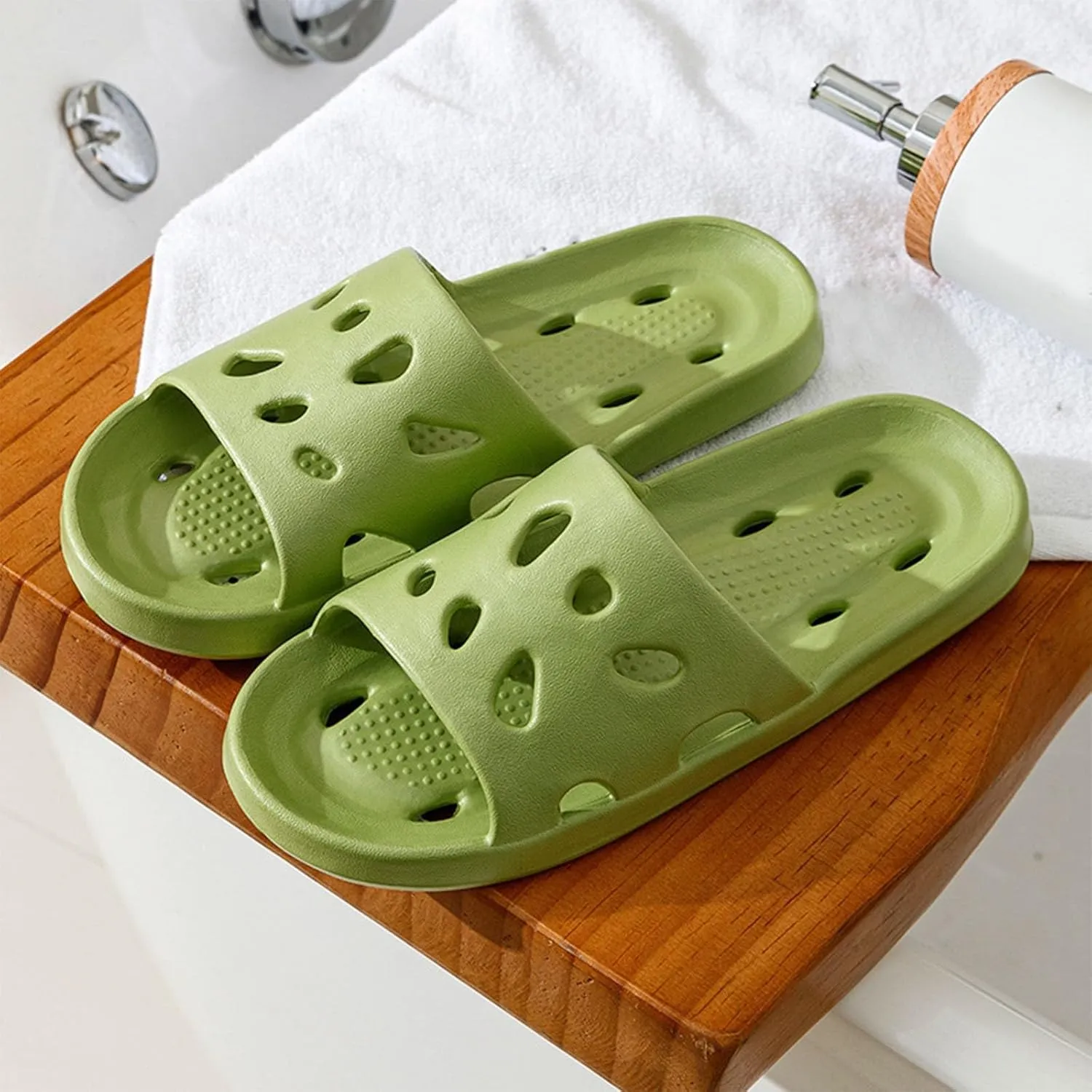 Shower Shoes Women and Men Cloud Slides Womens Showers Sandals Pillow Slippers Soft Sole Dry Quickly Shower Slides