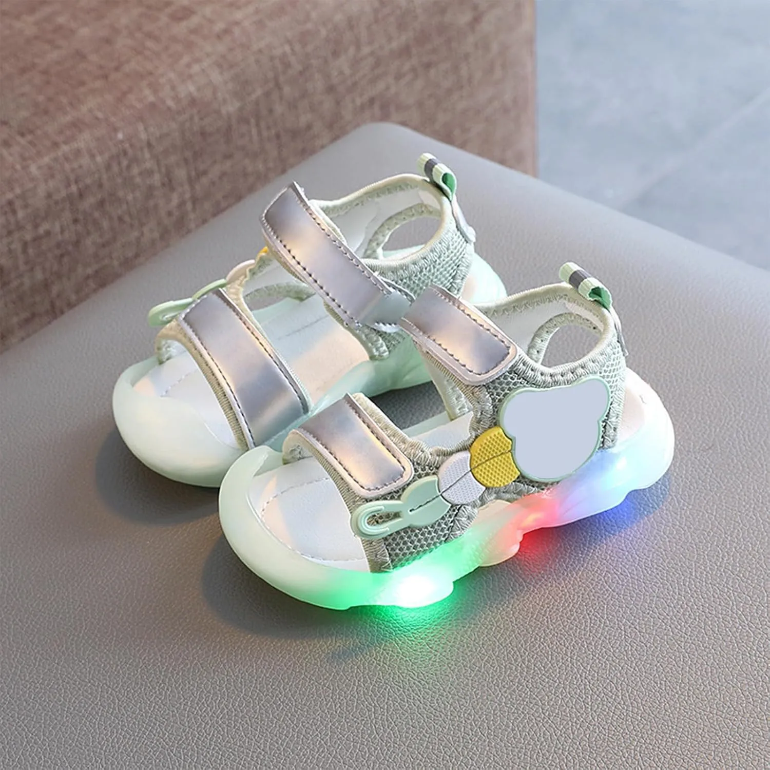 Toddler Girls Boys Light Up Sandals, Lightweight Non Slip Adjustable Strap Open Toe Beach Water Shoes Pool Slippers